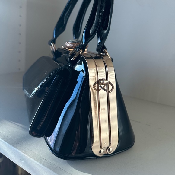 New La Terre Handbag Black Patent Leather - Picture 2 of 10